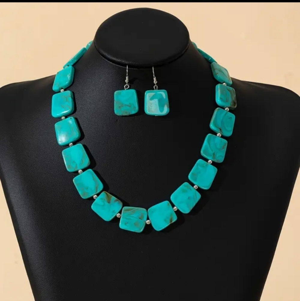 Boho Turquoise Necklace Set